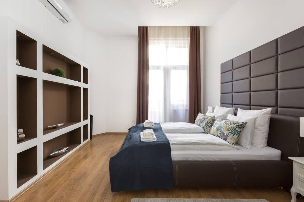 Grand Style&luxury In The Center - 3br With Balcony