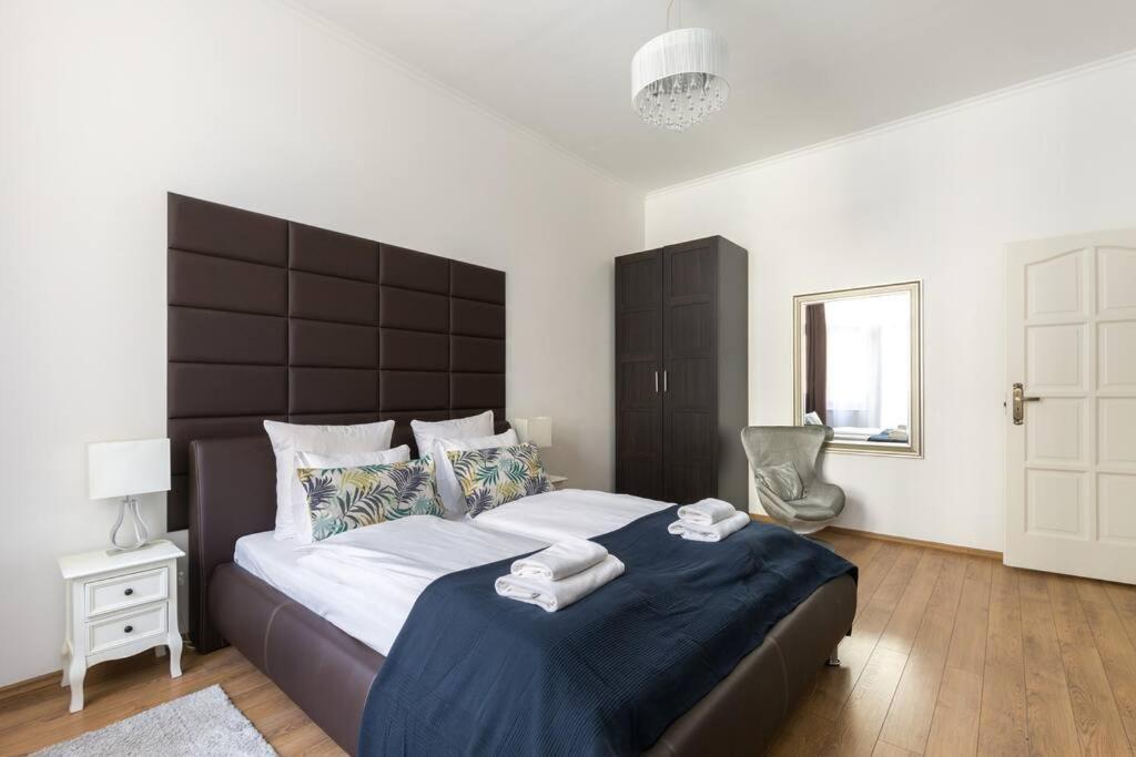 Grand Style&luxury In The Center - 3br With Balcony *