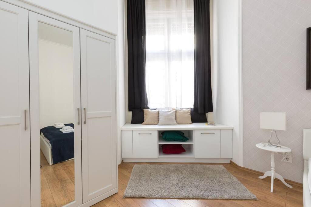 Grand Style&luxury In The Center - 3br With Balcony Apartament Budapesta